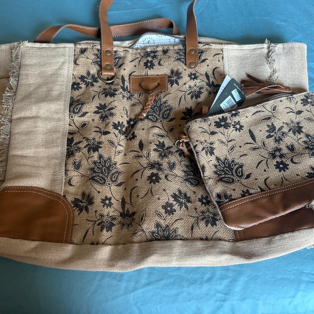 Myra Tazzie Floral Travel Bag